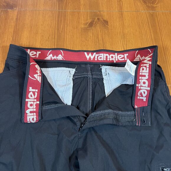Wrangler Pants Mens 38x32 Black Outdoor Zip Pocket Stretch Nylon NW788NB Hiking - Picture 5 of 11